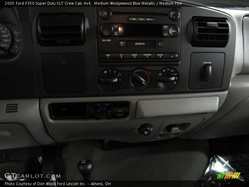 Medium Wedgewood Blue Metallic / Medium Flint 2005 Ford F350 Super Duty XLT Crew Cab 4x4