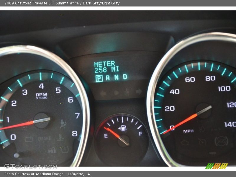 Summit White / Dark Gray/Light Gray 2009 Chevrolet Traverse LT
