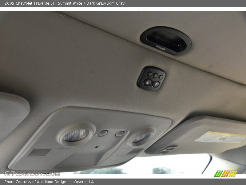Summit White / Dark Gray/Light Gray 2009 Chevrolet Traverse LT
