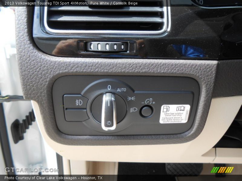 Pure White / Cornsilk Beige 2013 Volkswagen Touareg TDI Sport 4XMotion