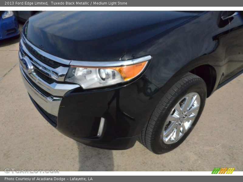 Tuxedo Black Metallic / Medium Light Stone 2013 Ford Edge Limited