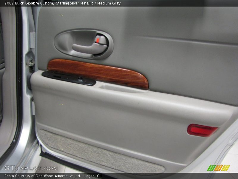 Sterling Silver Metallic / Medium Gray 2002 Buick LeSabre Custom