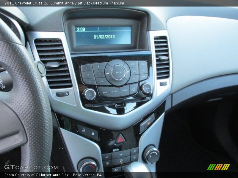 Summit White / Jet Black/Medium Titanium 2011 Chevrolet Cruze LS