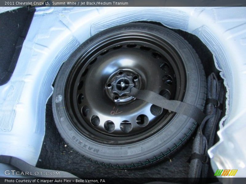 Summit White / Jet Black/Medium Titanium 2011 Chevrolet Cruze LS