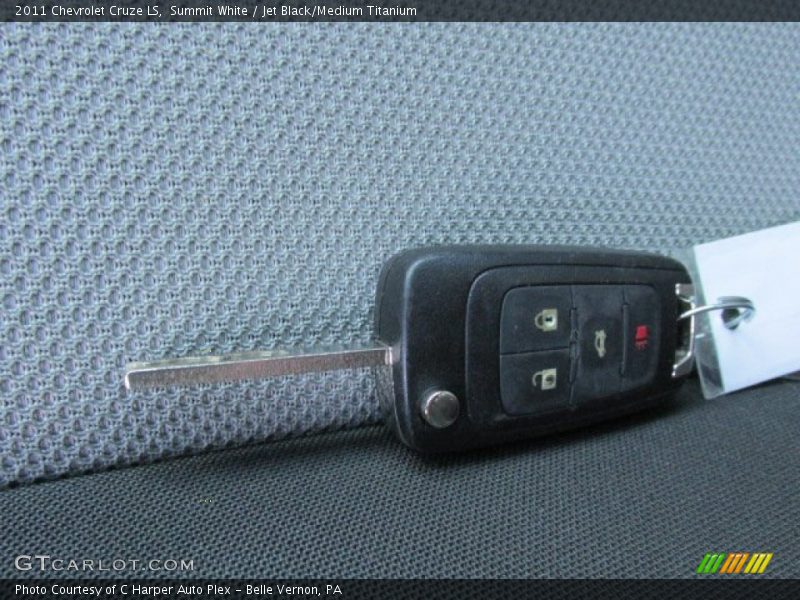 Summit White / Jet Black/Medium Titanium 2011 Chevrolet Cruze LS