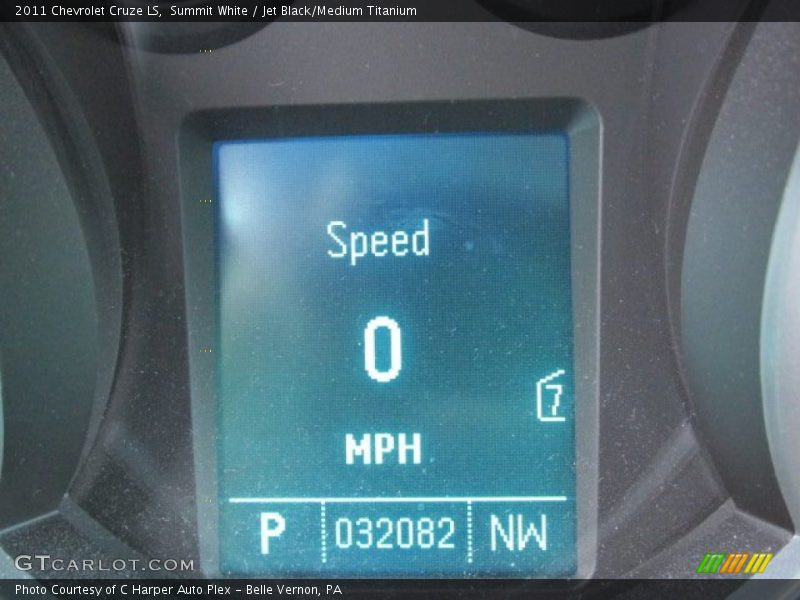 Summit White / Jet Black/Medium Titanium 2011 Chevrolet Cruze LS