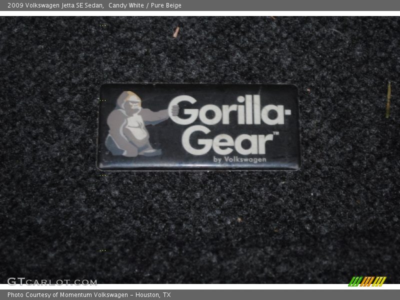 Candy White / Pure Beige 2009 Volkswagen Jetta SE Sedan
