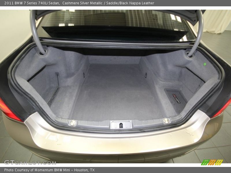  2011 7 Series 740Li Sedan Trunk