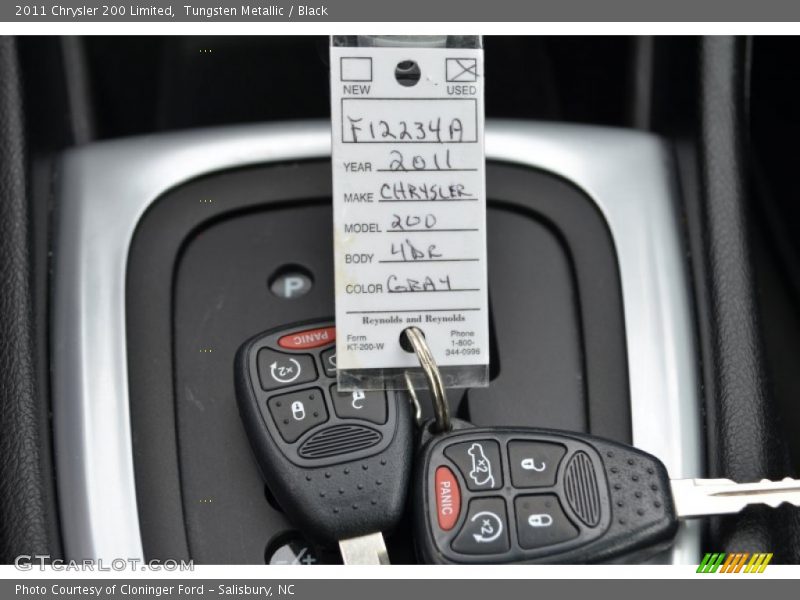 Tungsten Metallic / Black 2011 Chrysler 200 Limited