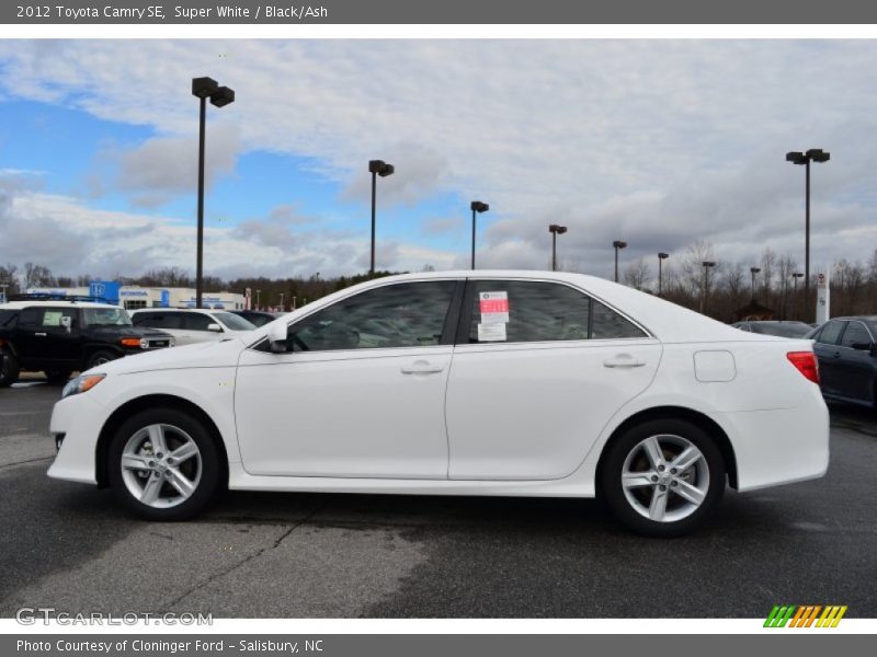 Super White / Black/Ash 2012 Toyota Camry SE