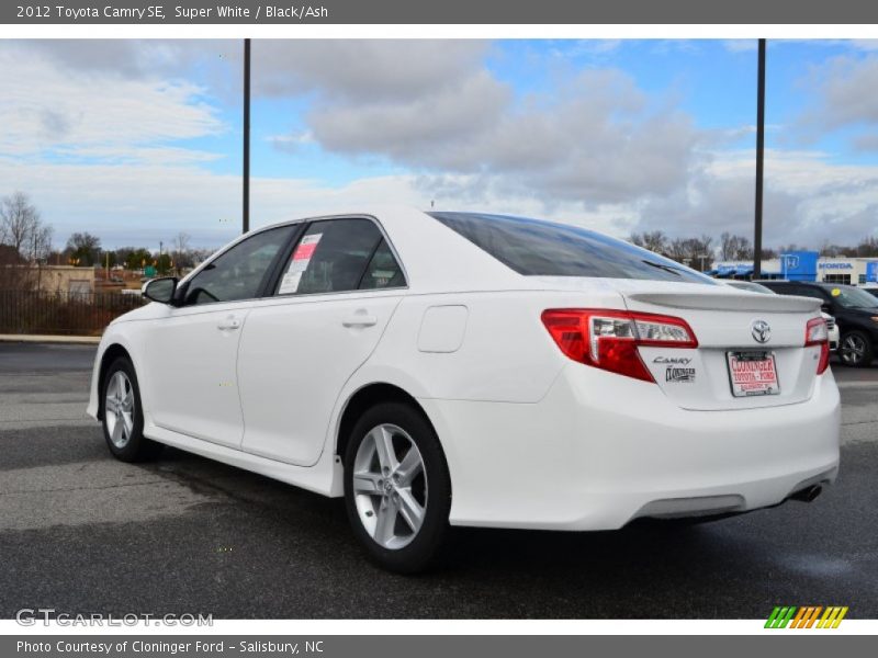 Super White / Black/Ash 2012 Toyota Camry SE