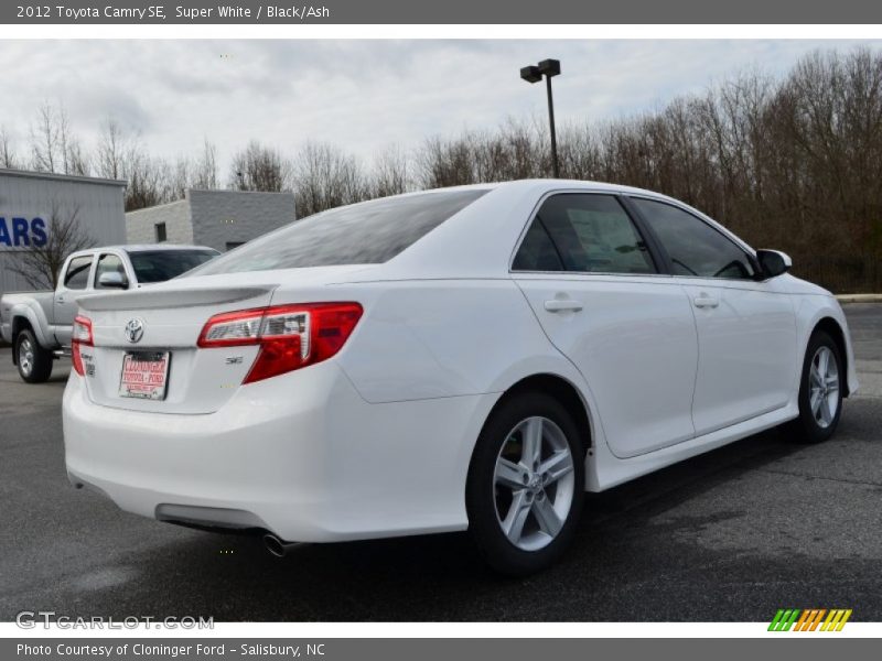 Super White / Black/Ash 2012 Toyota Camry SE