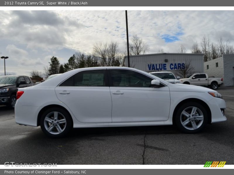 Super White / Black/Ash 2012 Toyota Camry SE
