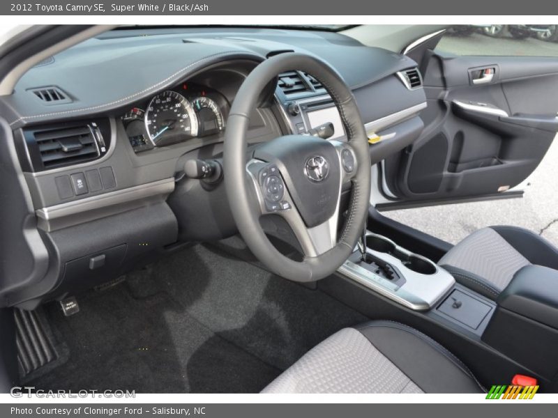 Super White / Black/Ash 2012 Toyota Camry SE