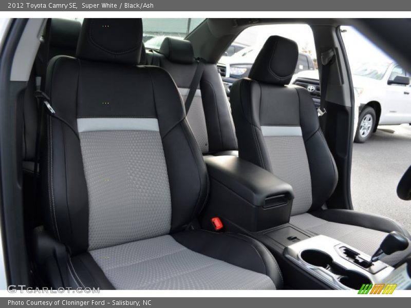 Super White / Black/Ash 2012 Toyota Camry SE