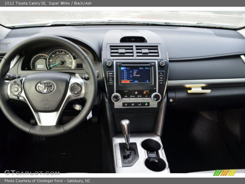 Super White / Black/Ash 2012 Toyota Camry SE