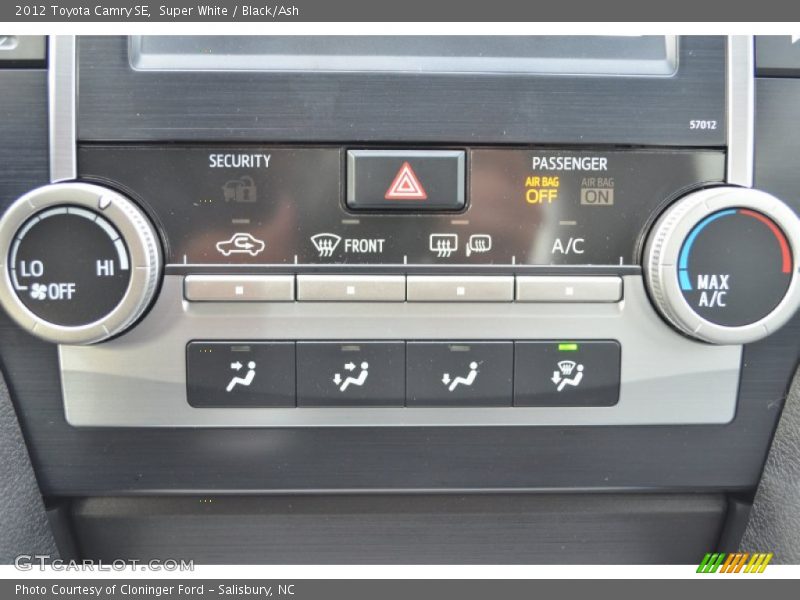 Super White / Black/Ash 2012 Toyota Camry SE