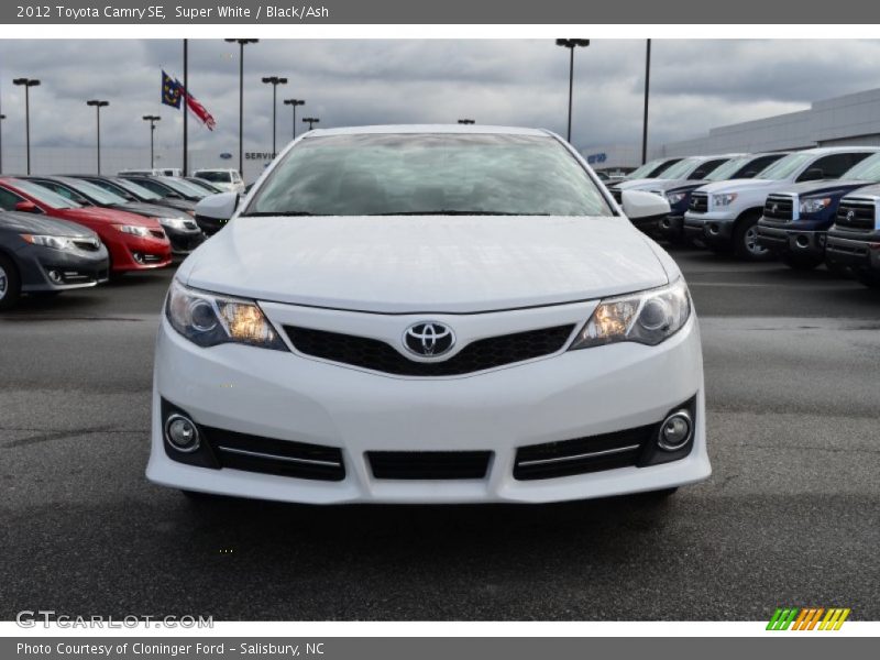 Super White / Black/Ash 2012 Toyota Camry SE