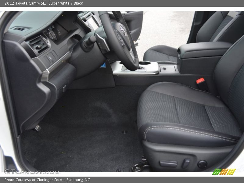 Super White / Black 2012 Toyota Camry SE