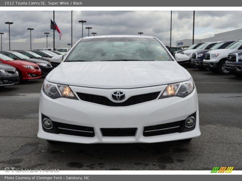 Super White / Black 2012 Toyota Camry SE