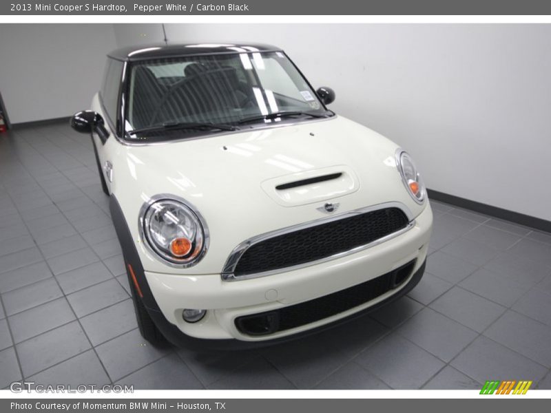 Pepper White / Carbon Black 2013 Mini Cooper S Hardtop