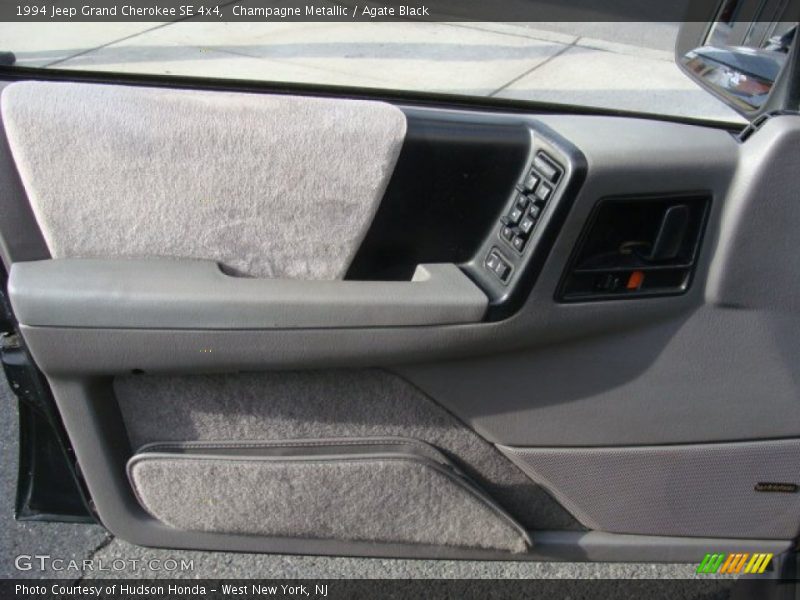 Champagne Metallic / Agate Black 1994 Jeep Grand Cherokee SE 4x4
