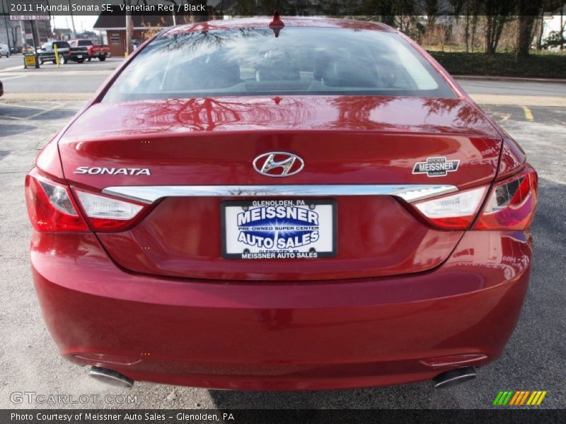 Venetian Red / Black 2011 Hyundai Sonata SE
