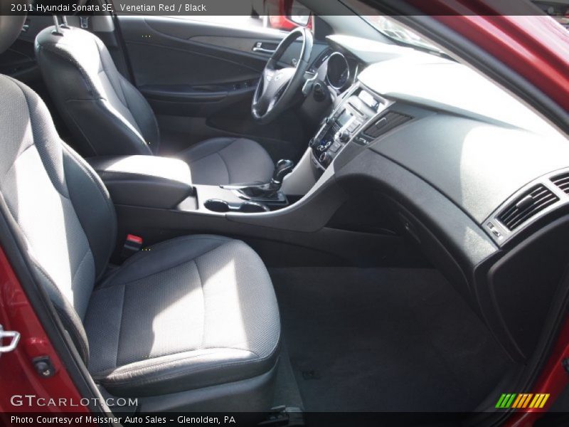 Venetian Red / Black 2011 Hyundai Sonata SE