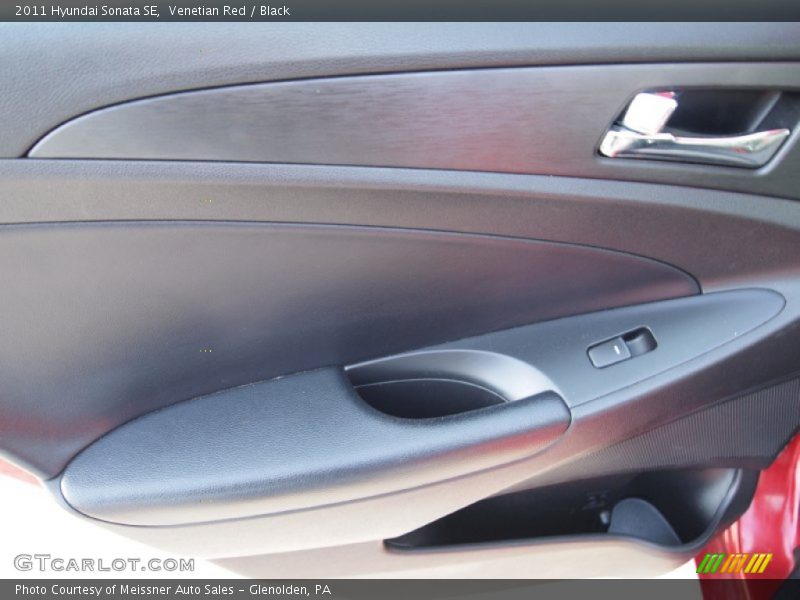 Venetian Red / Black 2011 Hyundai Sonata SE