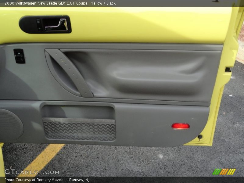 Yellow / Black 2000 Volkswagen New Beetle GLX 1.8T Coupe