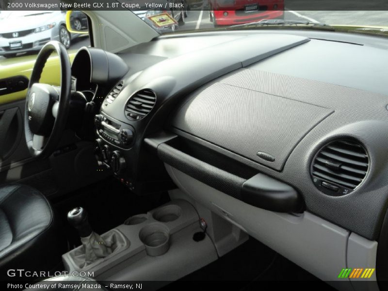 Yellow / Black 2000 Volkswagen New Beetle GLX 1.8T Coupe