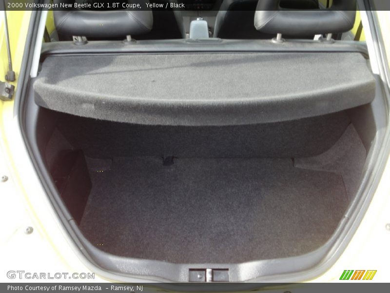 Yellow / Black 2000 Volkswagen New Beetle GLX 1.8T Coupe