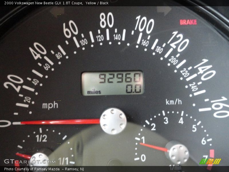 Yellow / Black 2000 Volkswagen New Beetle GLX 1.8T Coupe