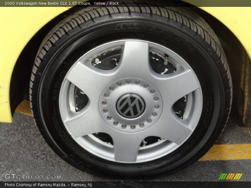 Yellow / Black 2000 Volkswagen New Beetle GLX 1.8T Coupe