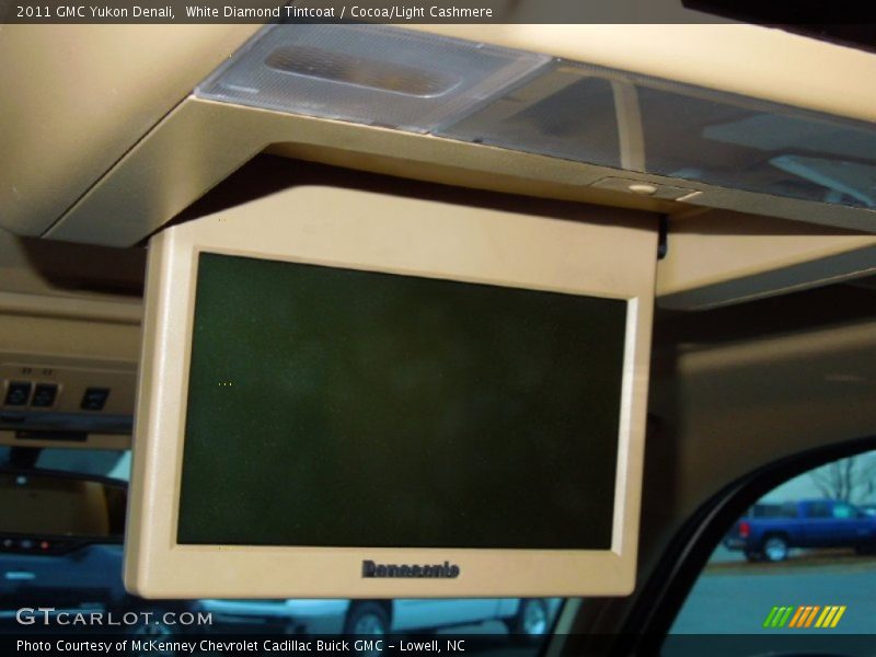 White Diamond Tintcoat / Cocoa/Light Cashmere 2011 GMC Yukon Denali