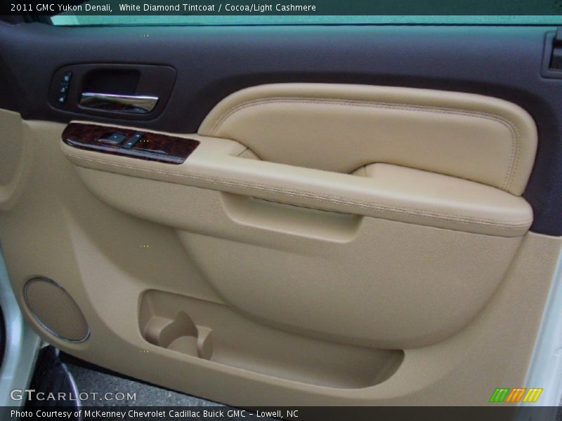 White Diamond Tintcoat / Cocoa/Light Cashmere 2011 GMC Yukon Denali