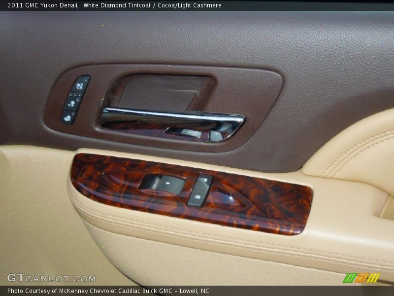 White Diamond Tintcoat / Cocoa/Light Cashmere 2011 GMC Yukon Denali