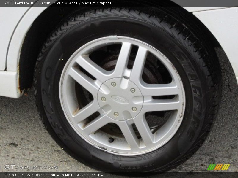 Cloud 9 White / Medium Graphite 2003 Ford Focus SE Sedan