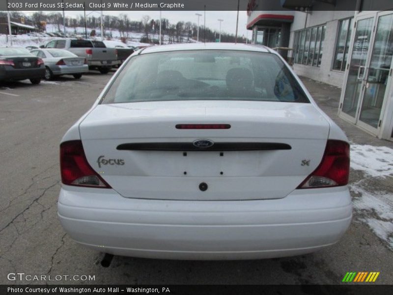 Cloud 9 White / Medium Graphite 2003 Ford Focus SE Sedan