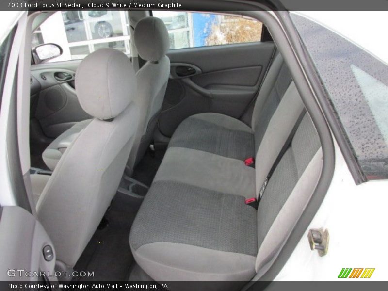 Cloud 9 White / Medium Graphite 2003 Ford Focus SE Sedan