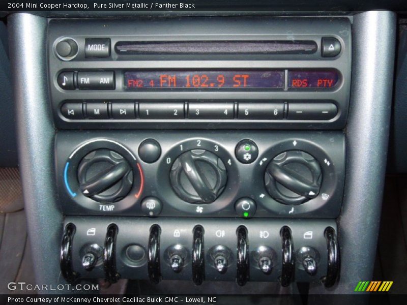 Controls of 2004 Cooper Hardtop