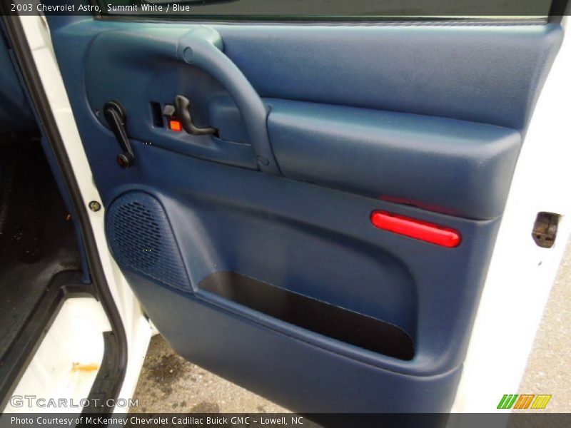 Summit White / Blue 2003 Chevrolet Astro