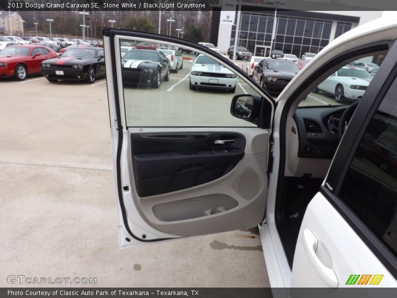 Stone White / Black/Light Graystone 2013 Dodge Grand Caravan SE