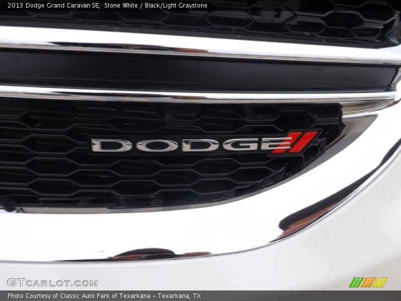 Stone White / Black/Light Graystone 2013 Dodge Grand Caravan SE