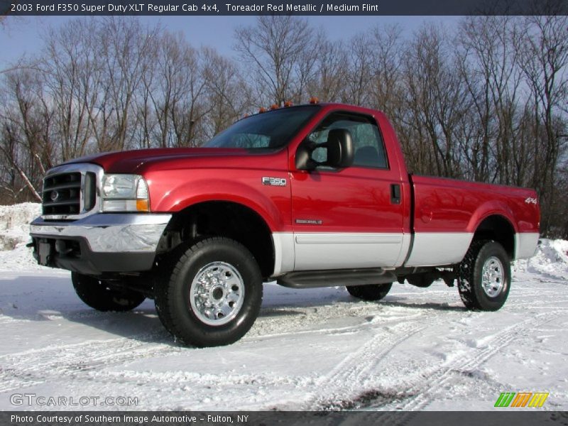 Front 3/4 View of 2003 F350 Super Duty XLT Regular Cab 4x4