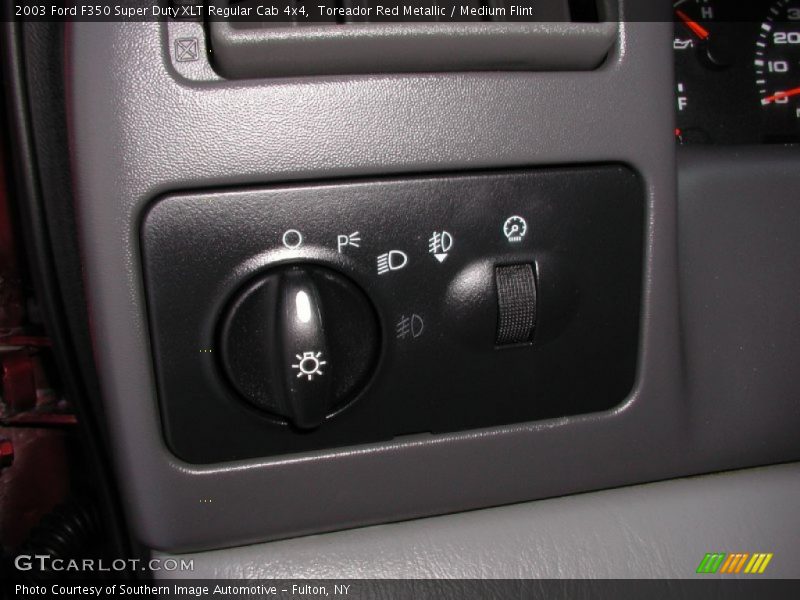 Controls of 2003 F350 Super Duty XLT Regular Cab 4x4