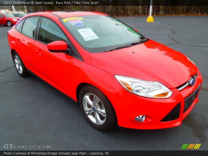 Front 3/4 View of 2012 Focus SE Sport Sedan
