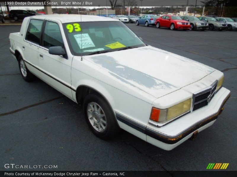 Front 3/4 View of 1993 Dynasty LE Sedan