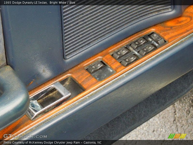 Bright White / Blue 1993 Dodge Dynasty LE Sedan