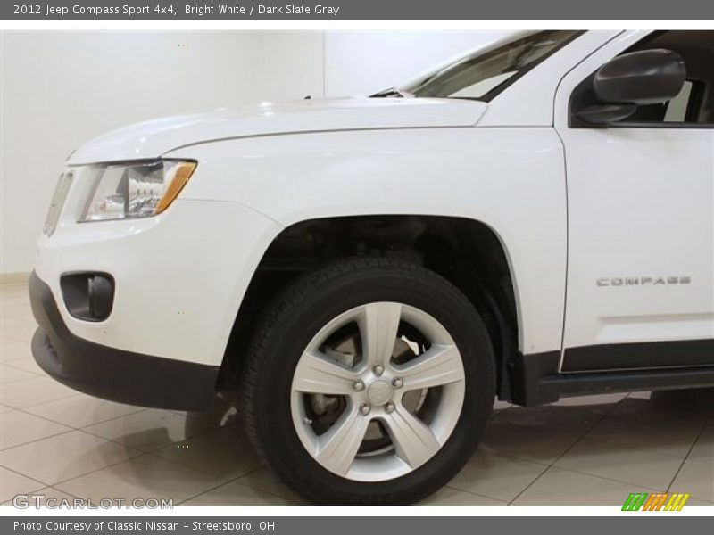 Bright White / Dark Slate Gray 2012 Jeep Compass Sport 4x4